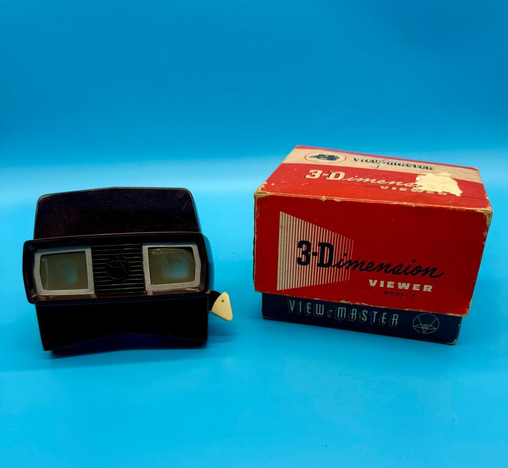 Vintage View-Master Model E Disney Bambi Disneyland's lot